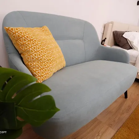 Brand New Lovely Near Metro Station *