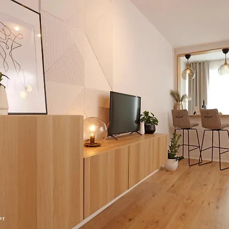 Brand New Lovely Near Metro Station * Bukareszt