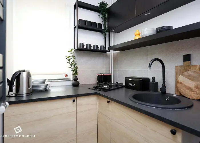 Brand New Lovely Near Metro Station Апартаменты