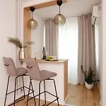 Brand New Lovely Near Metro Station Apartamento