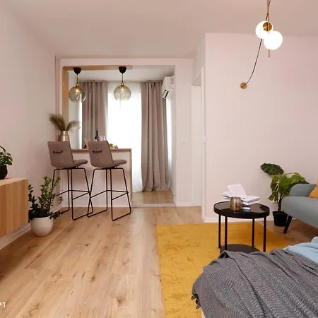 Brand New Lovely Near Metro Station * Bucarest